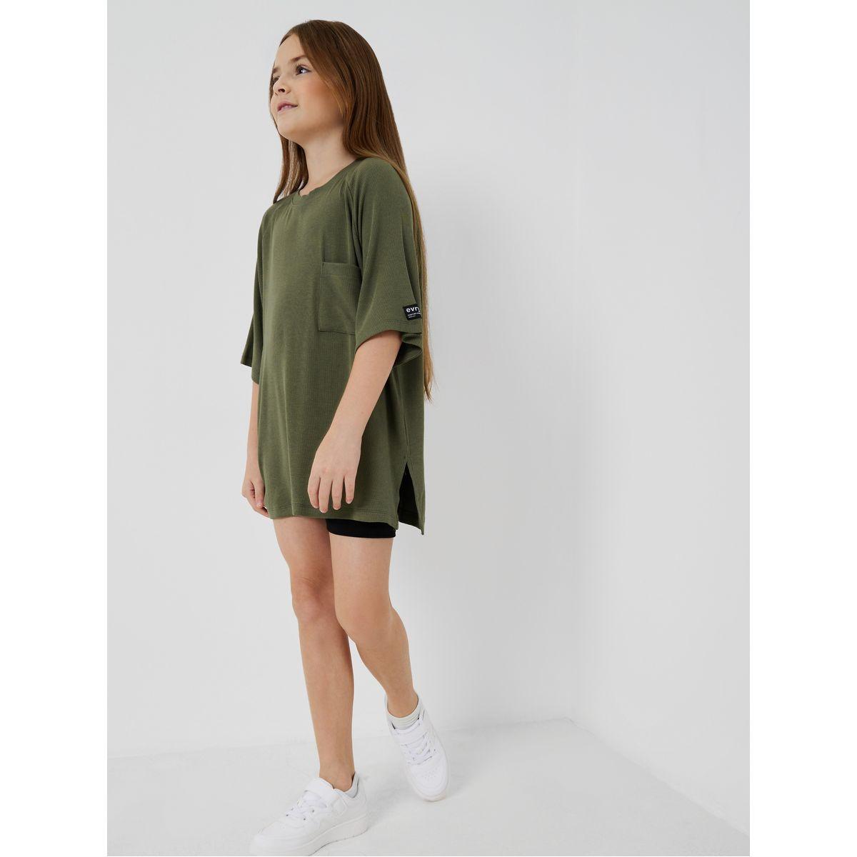 تيشيرت مضلع واسع مزين بشارة-girls-clothing-blousesandshirts-image-2