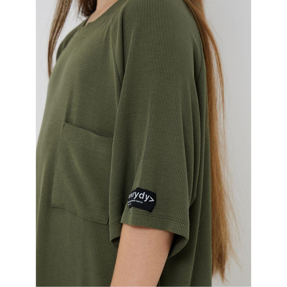 تيشيرت مضلع واسع مزين بشارة-girls-clothing-blousesandshirts-image-4