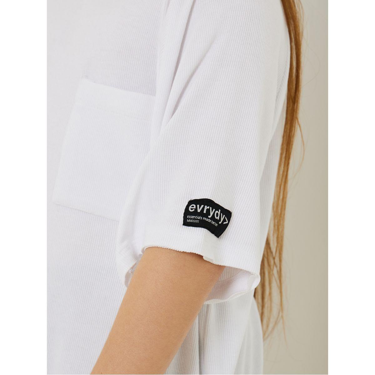 تيشيرت مضلع واسع مزين بشارة-girls-clothing-blousesandshirts-image-3