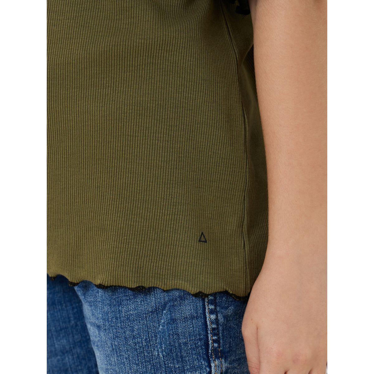 بلوزة مضلعة بقصة مريحة-girls-clothing-blousesandshirts-image-4