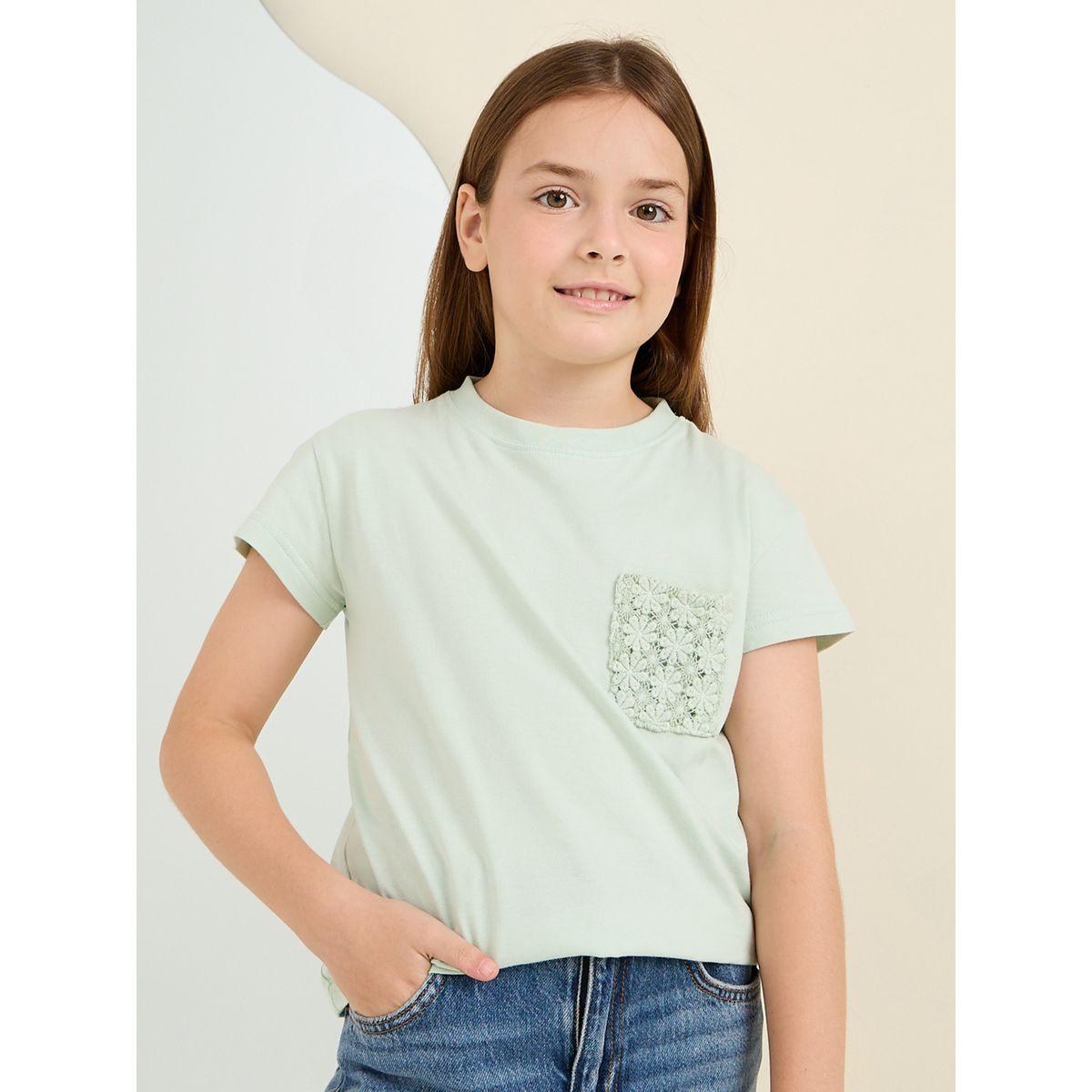 تيشيرت بجيب بتفاصيل كروشيه-girls-clothing-tshirts-image-2