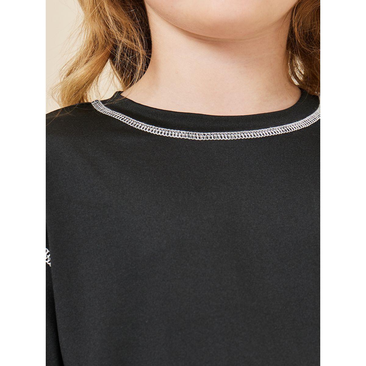 Styli Elevate Contrats Overlock Oversized T-Shirt & Slit Pants Set-girls-clothing-setsandcoords-image-4