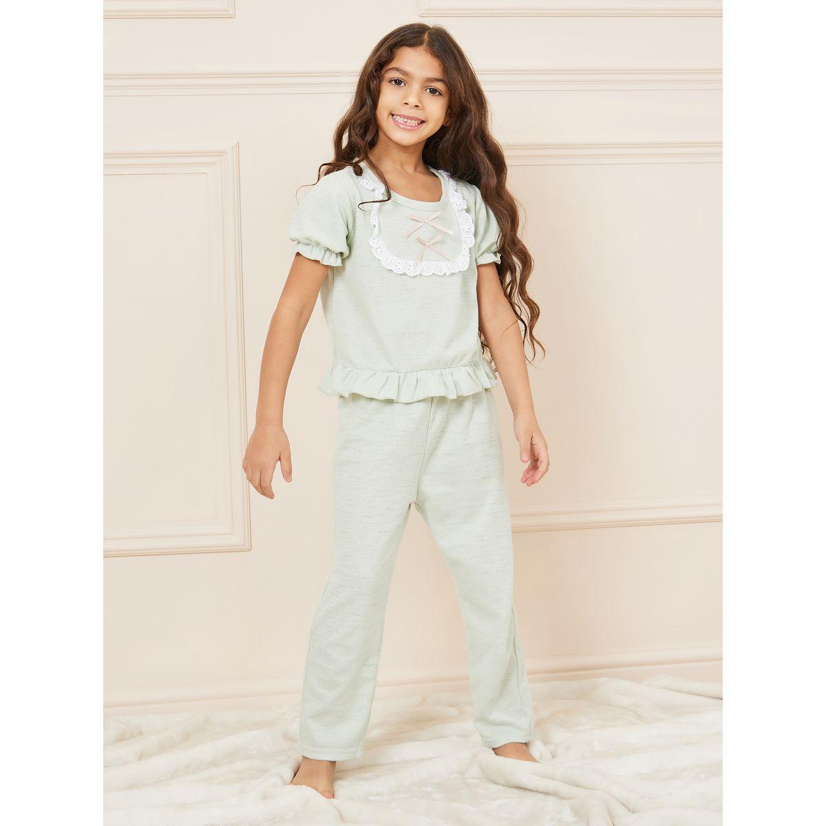 طقم من بنطال بيجاما وتيشيرت بتفاصيل دانتيل-girls-clothing-nightwear-image-2