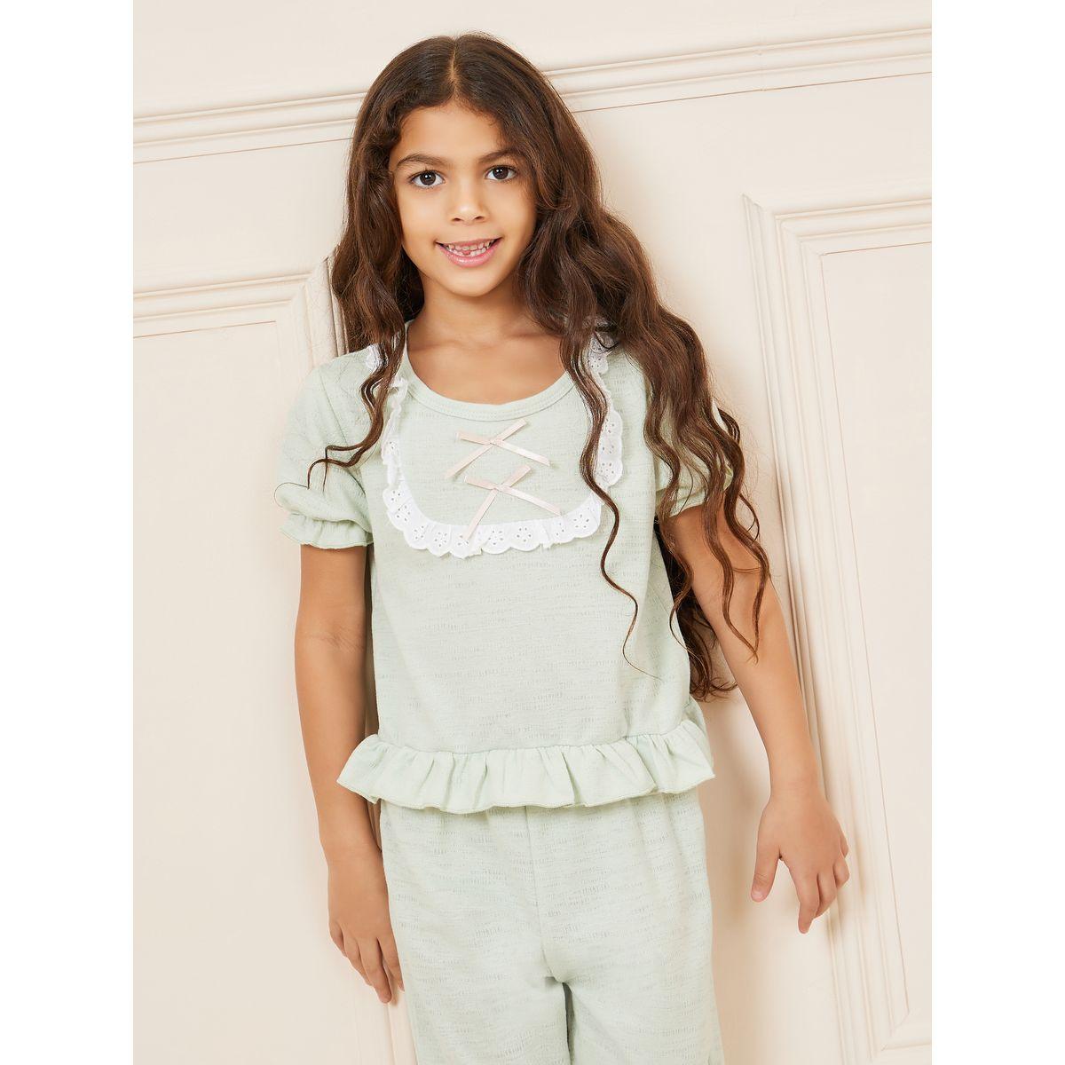 طقم من بنطال بيجاما وتيشيرت بتفاصيل دانتيل-girls-clothing-nightwear-image-3
