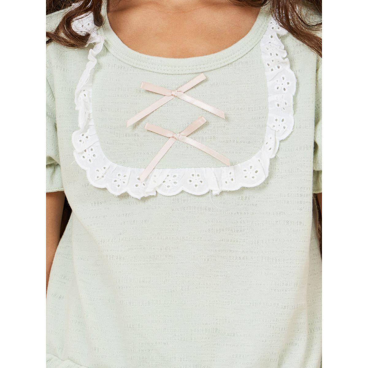 طقم من بنطال بيجاما وتيشيرت بتفاصيل دانتيل-girls-clothing-nightwear-image-4