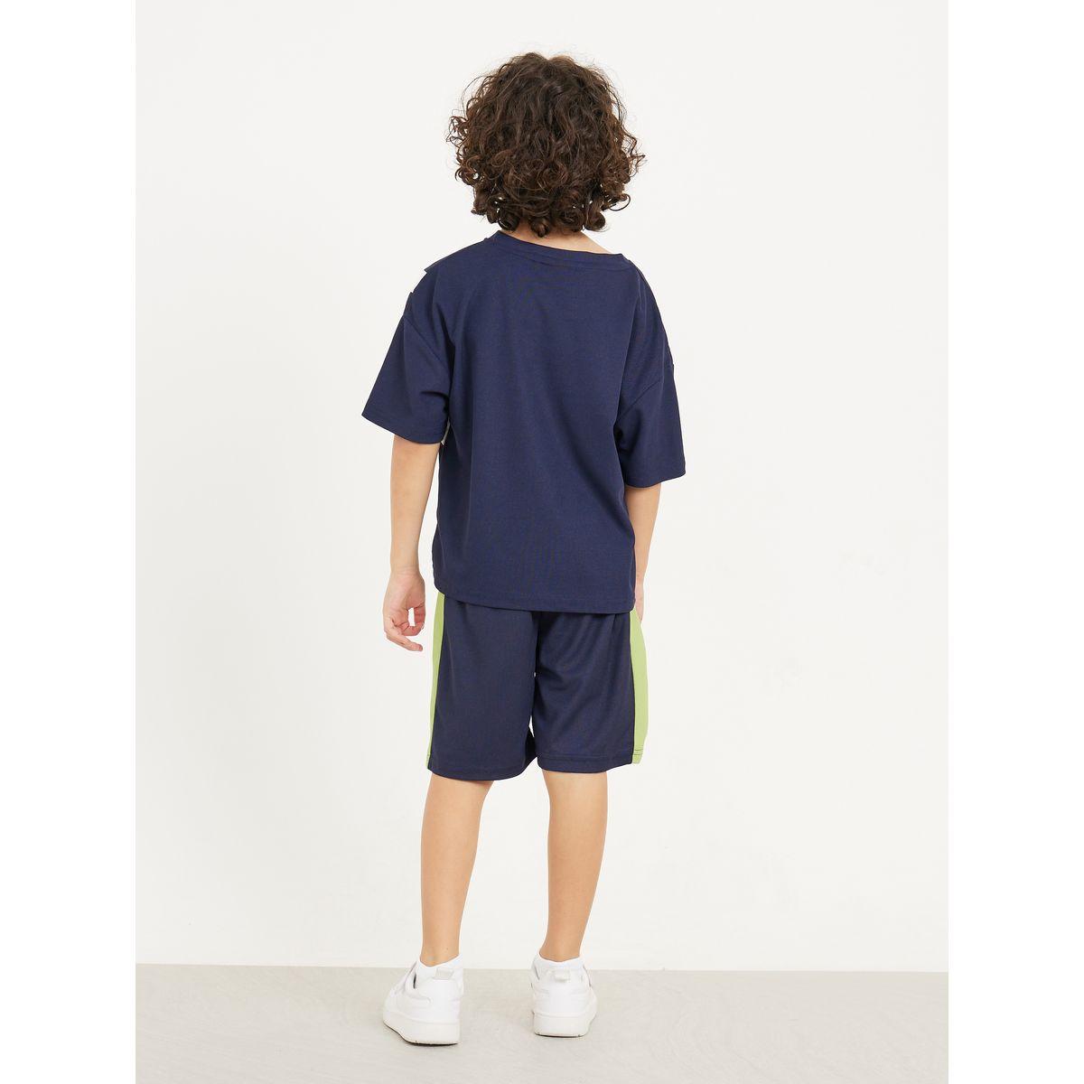 مجموعة من شورت وتيشيرت بقصة واسعة-boys-clothing-setsandcoords-image-4