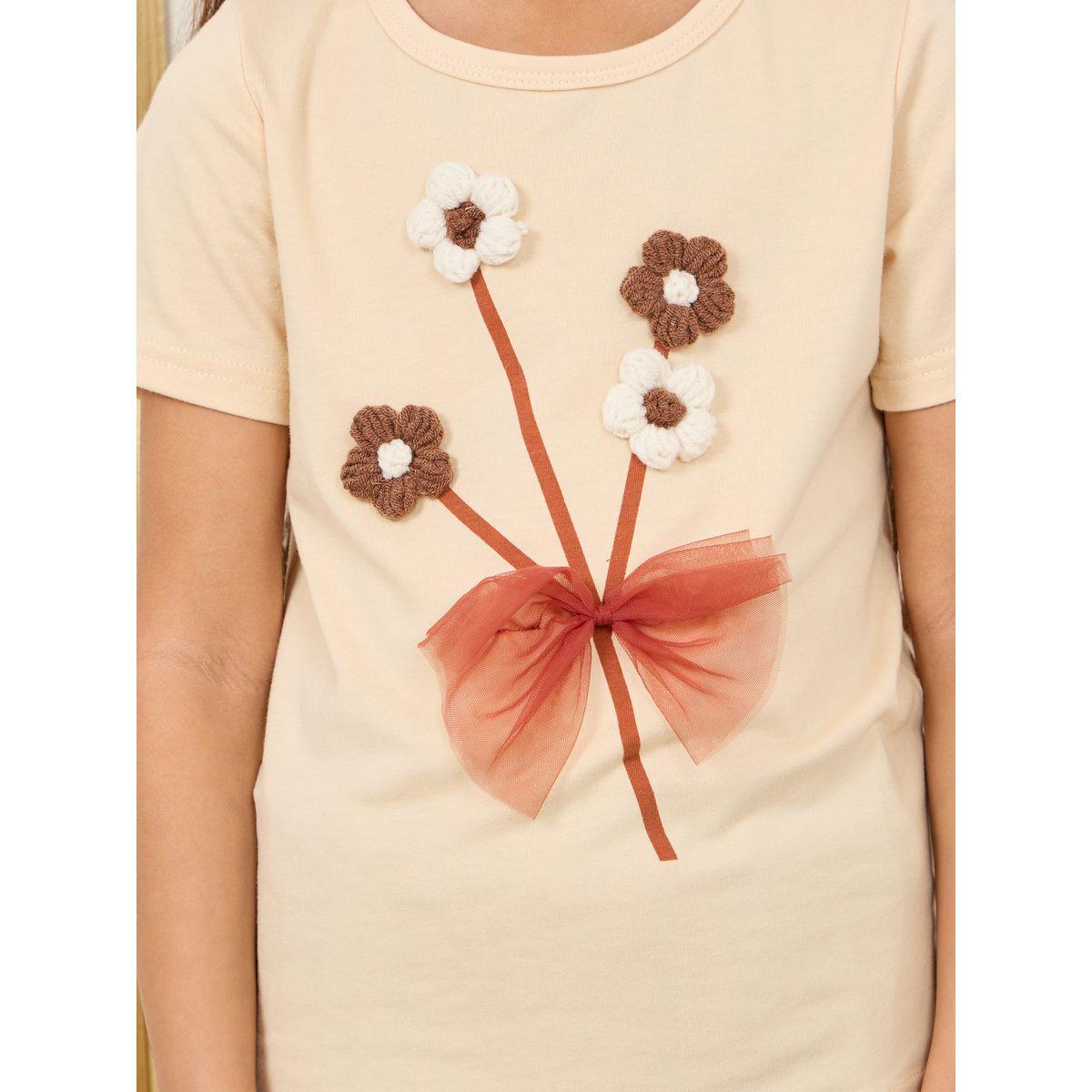 مجموعة من تنورة شبك وتيشيرت بتفاصيل كروشيه-girls-clothing-setsandcoords-image-3