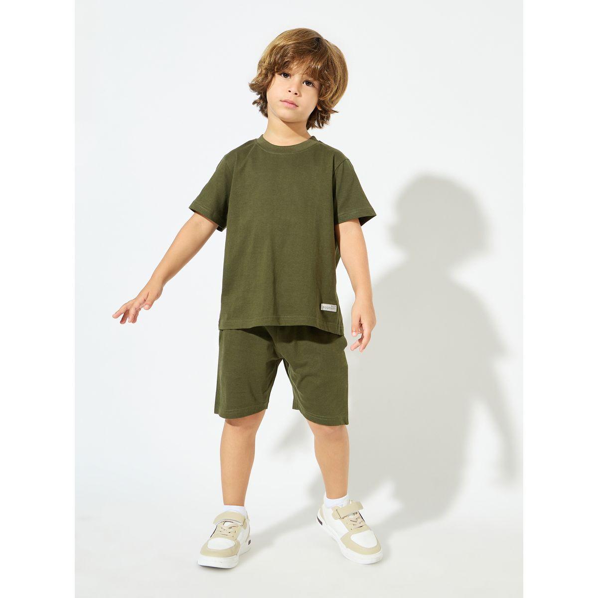 مجموعة من شورت مع تيشيرت سادة بياقة دائرية-boys-clothing-setsandcoords-image-16
