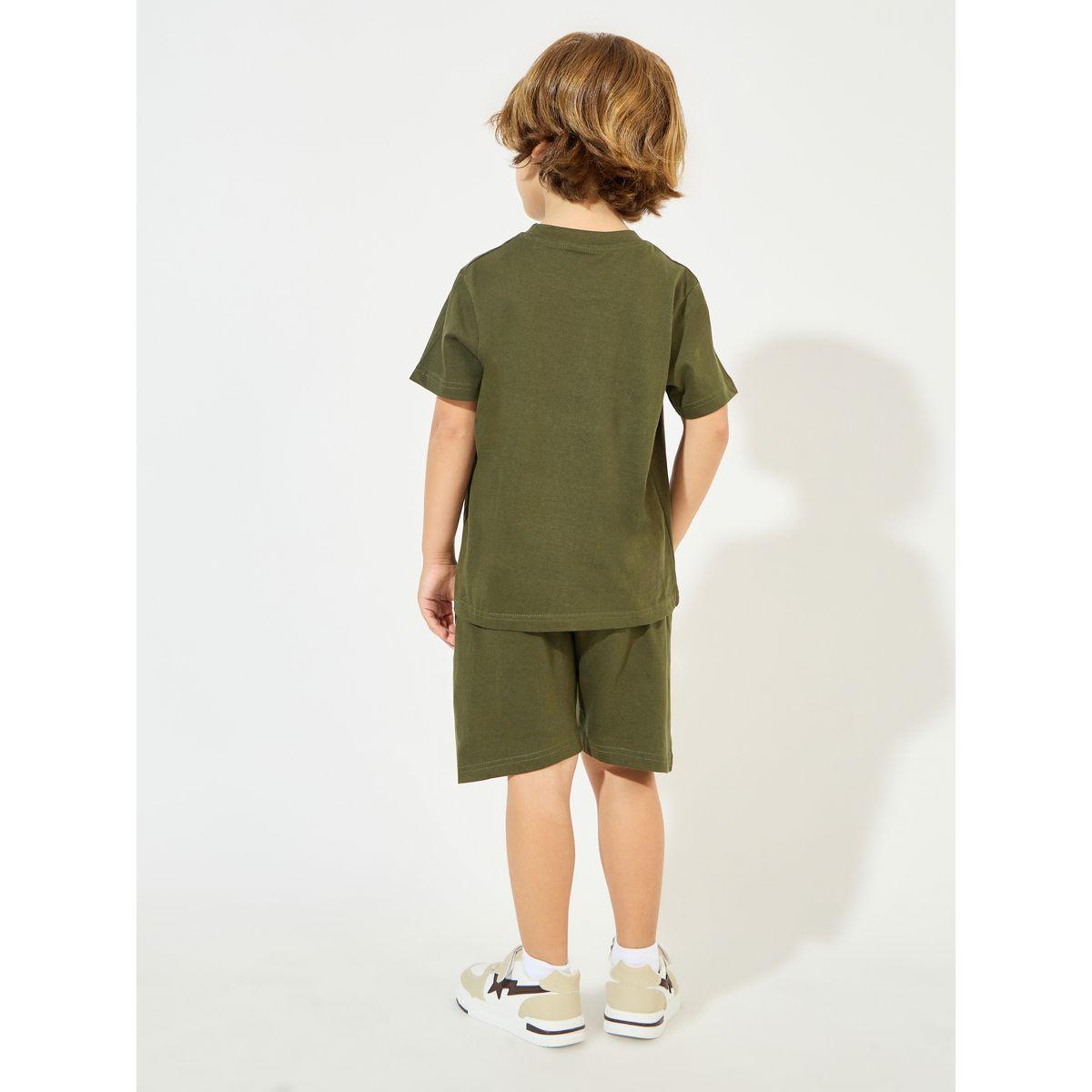 مجموعة من شورت مع تيشيرت سادة بياقة دائرية-boys-clothing-setsandcoords-image-18