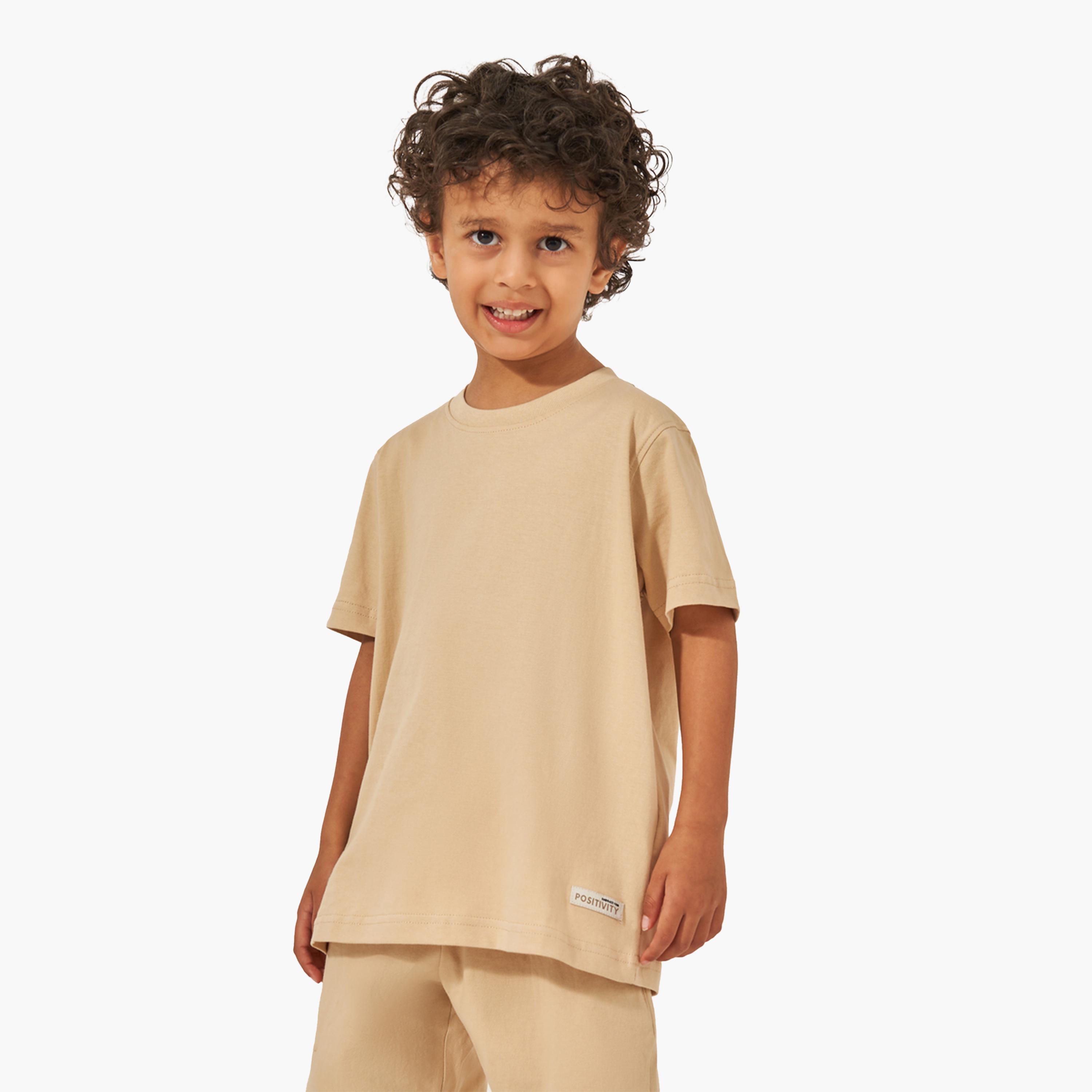ستايلي - طقم تي شيرت سادة برقبة دائرية مع شورت-boys-clothing-setsandcoords-image-2