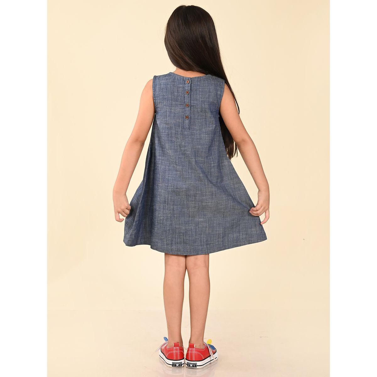 فستان دنيم بطول الركبة مع تفاصيل جيب ليل بيكس × ستايلي-girls-clothing-dressesandjumpsuits-image-2