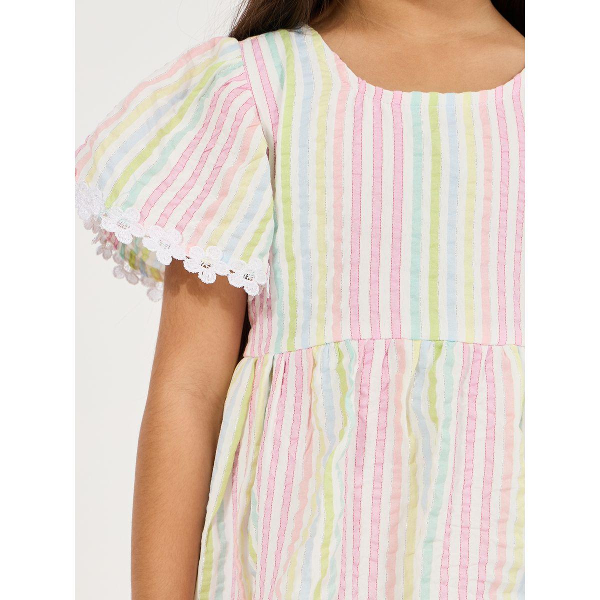 فستان مخطط بطول الركبة مع اكمام فلوت-girls-clothing-dressesandjumpsuits-image-3