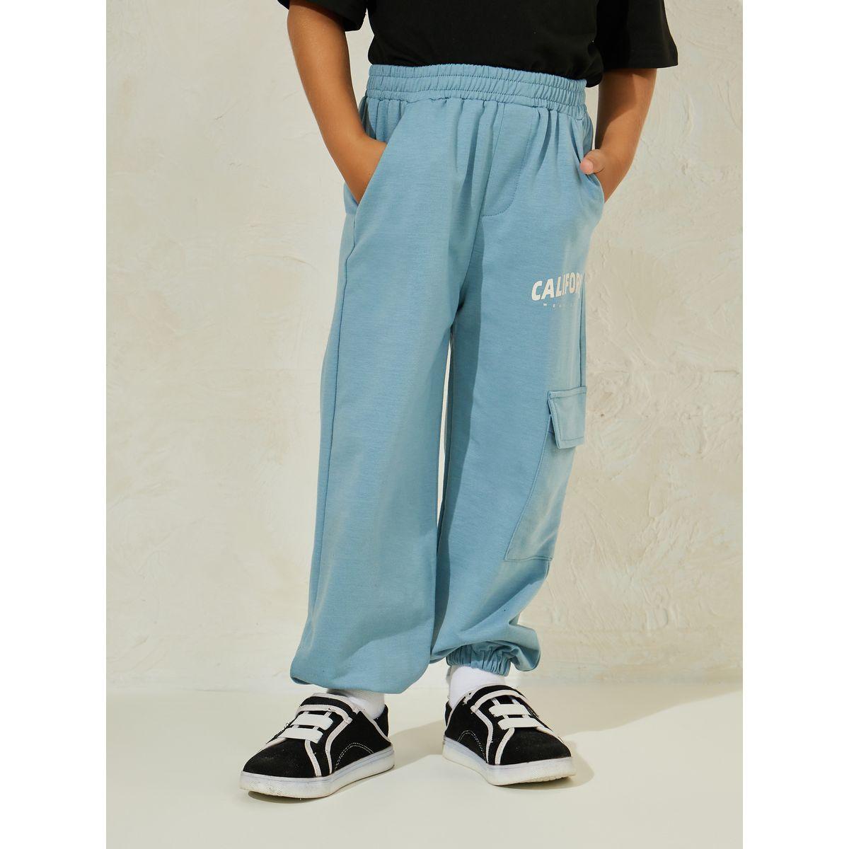 مجموعة من جوغر كارجو مع تيشيرت مطبع بحرف-boys-clothing-setsandcoords-image-5