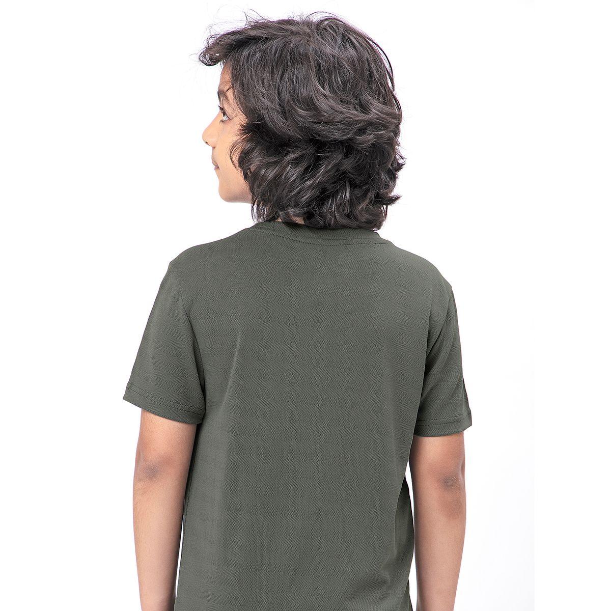 تيشيرت بقصة سليم فت وطبعة شعار تكنوسبورت × ستايلي-boys-clothing-tshirtsandpolos-image-2