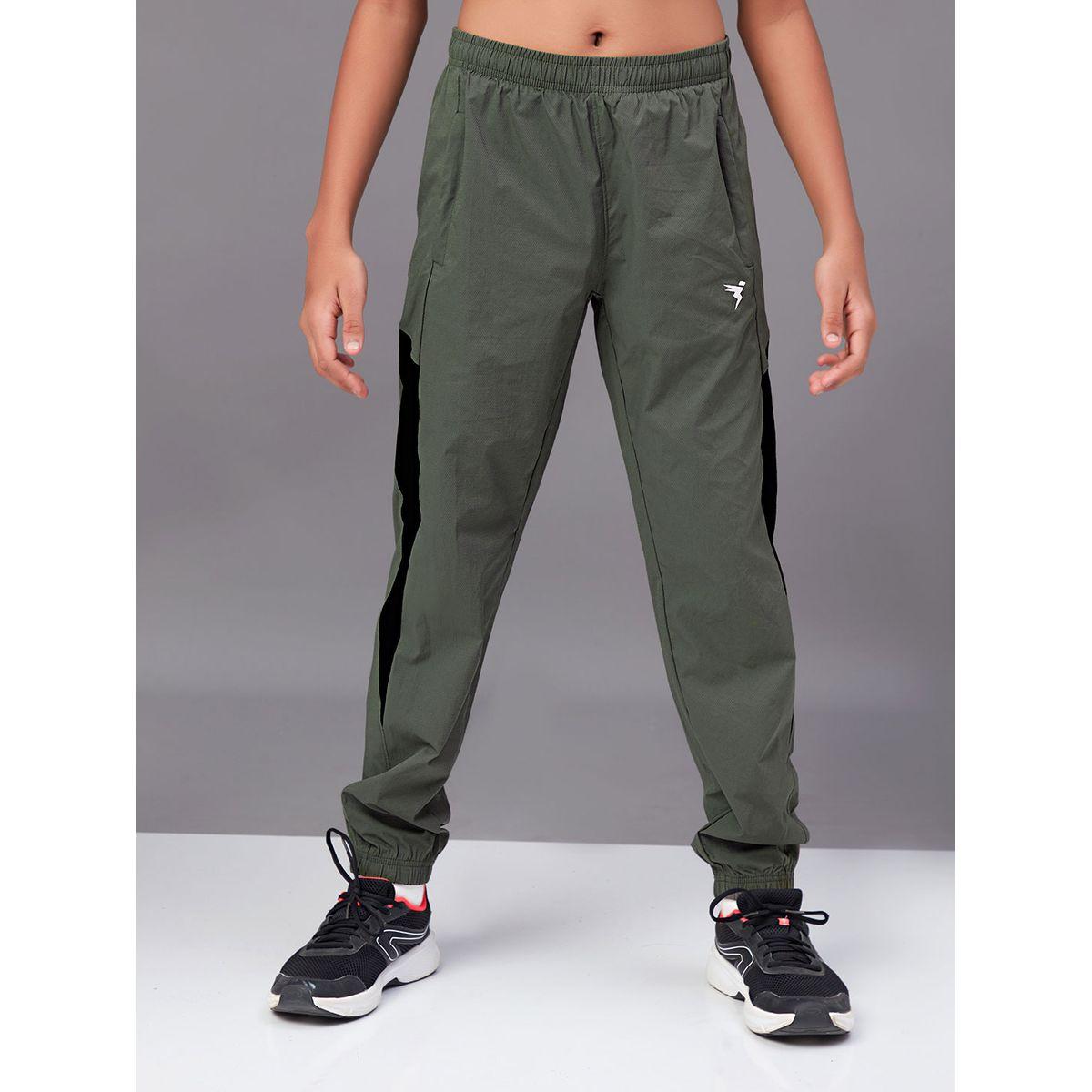 جوغر قابل للتمدد بتفاصيل مُتباينة تكنوسبورت × ستايلي-boys-clothing-bottoms-joggersandtrackpants-image-1