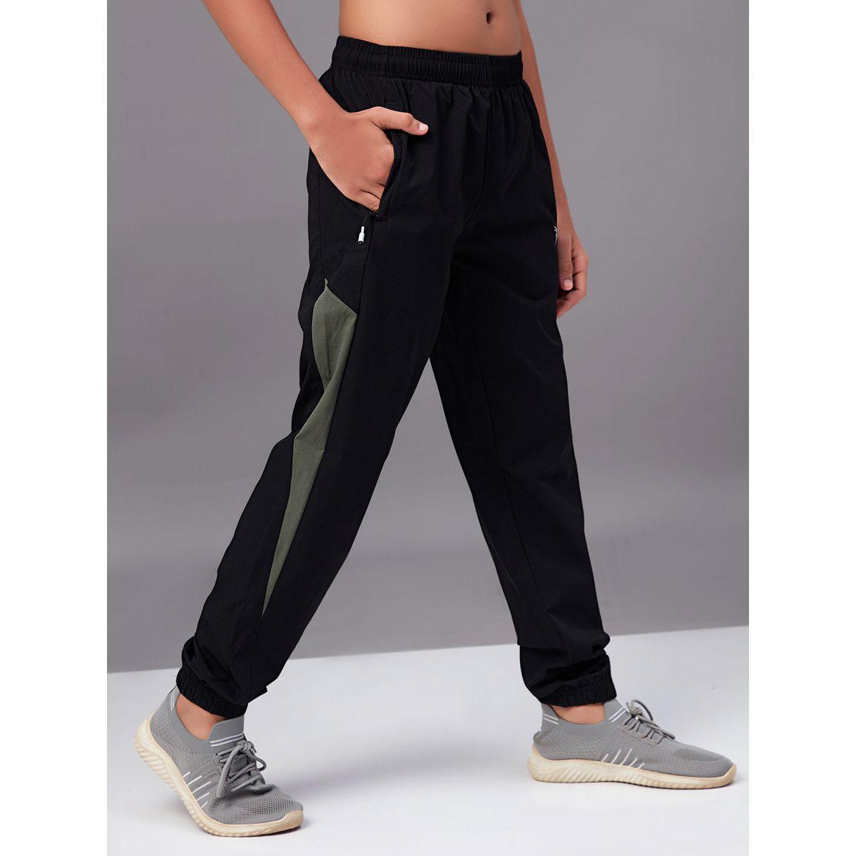 جوغر قابل للتمدد بتفاصيل مُتباينة تكنوسبورت × ستايلي-boys-clothing-bottoms-joggersandtrackpants-image-4
