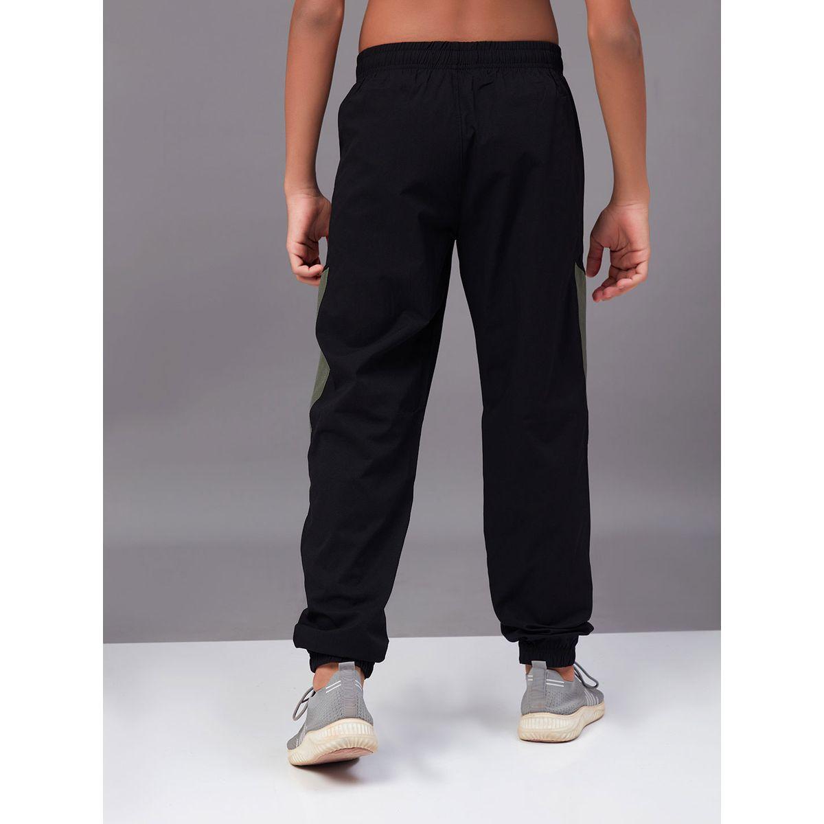 جوغر قابل للتمدد بتفاصيل مُتباينة تكنوسبورت × ستايلي-boys-clothing-bottoms-joggersandtrackpants-image-5