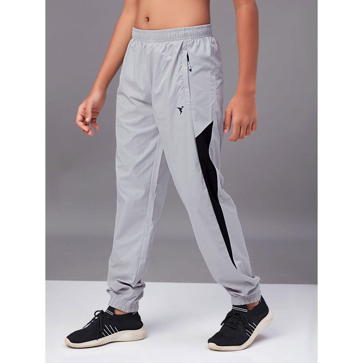 جوغر قابل للتمدد بتفاصيل مُتباينة تكنوسبورت × ستايلي-boys-clothing-bottoms-joggersandtrackpants-image-3