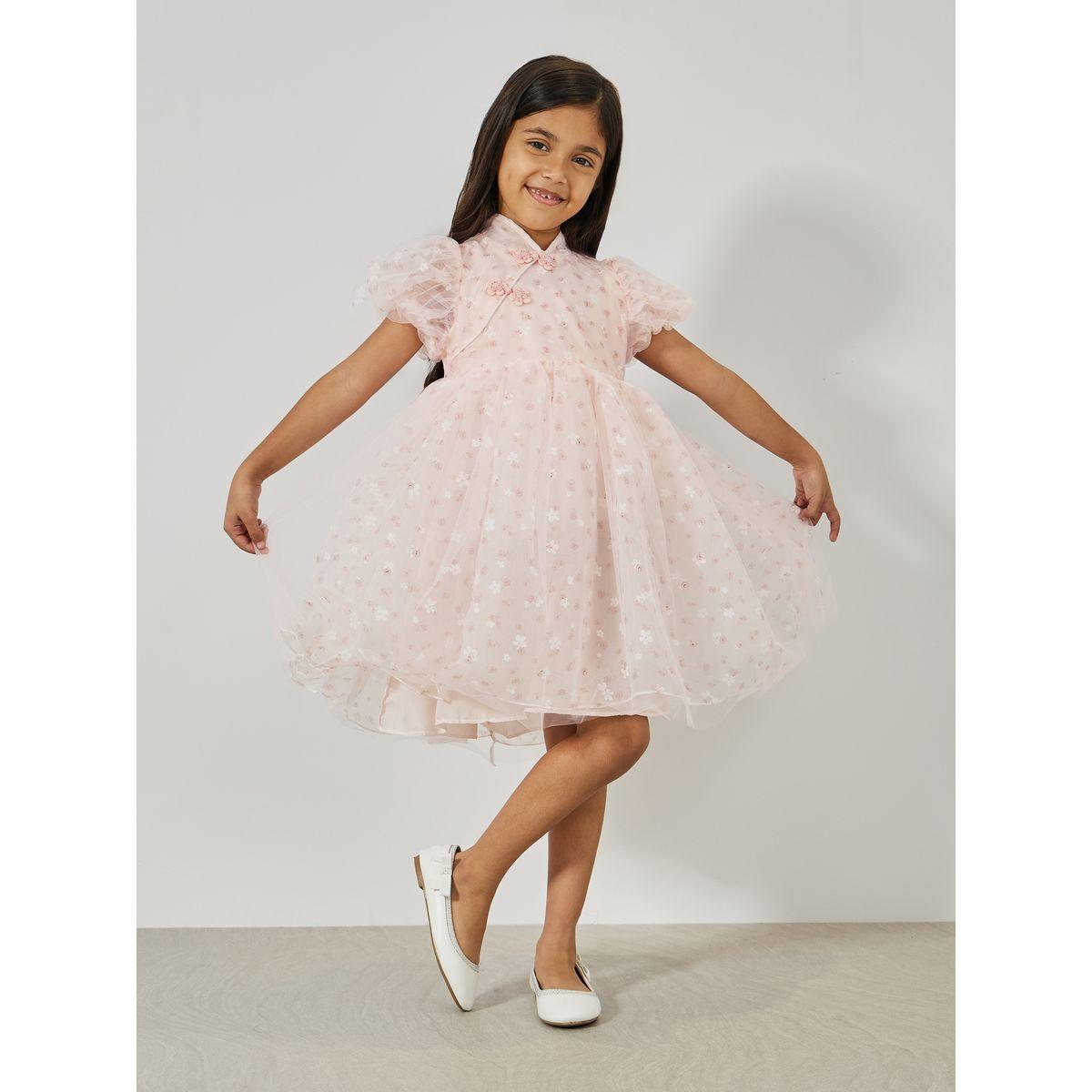 فستان بتفاصيل شبك ومزين بزهور-girls-clothing-dressesandjumpsuits-image-1