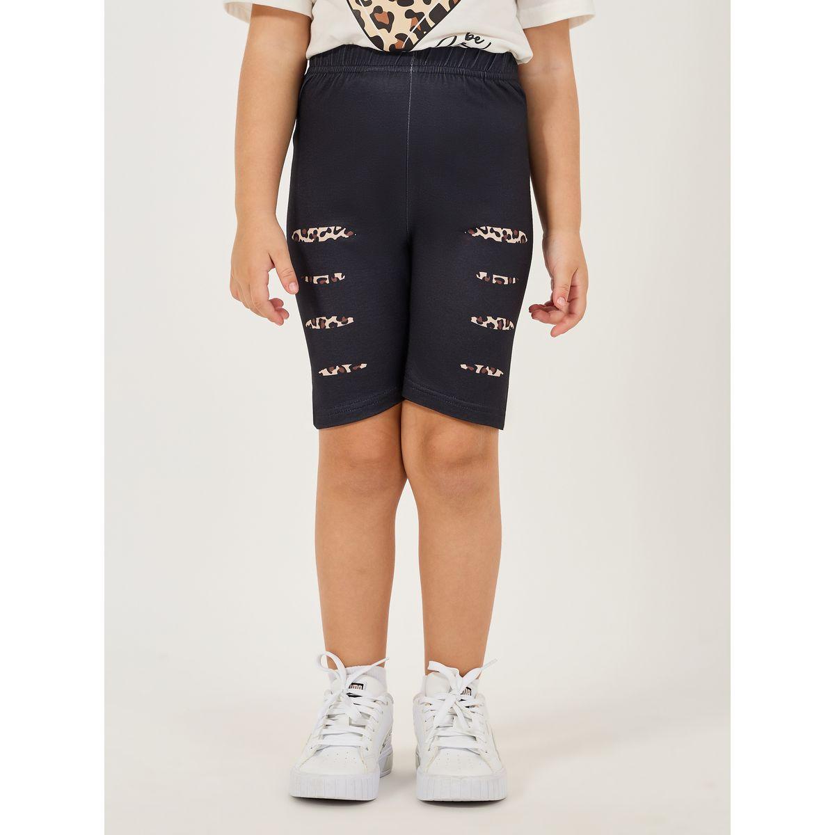 مجموعة من شورت بايكر مع تيشيرت مطبع بقلب-girls-clothing-setsandcoords-image-5