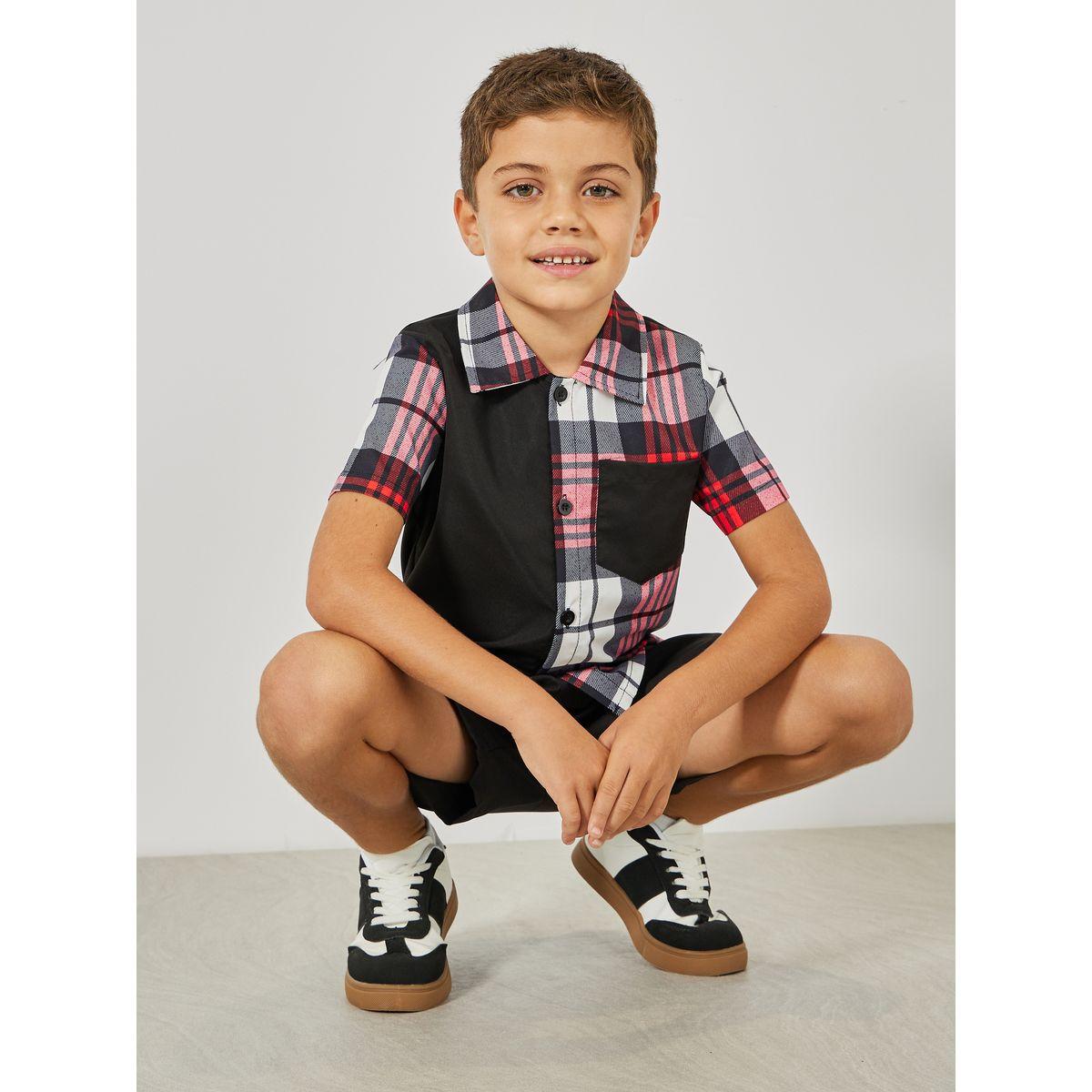 مجموعة من شورت وبلوزة بنمط كتل الالوان-boys-clothing-setsandcoords-image-1