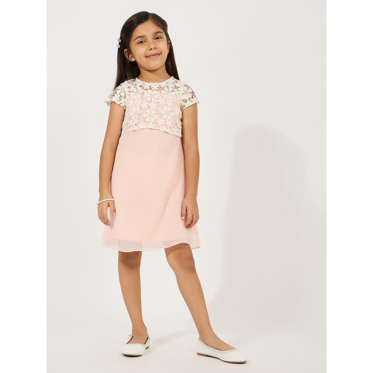فستان بتفاصيل دانتيل مع اكمام كاب-girls-clothing-dressesandjumpsuits-image-1