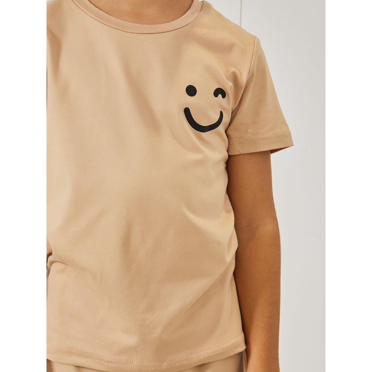 مجموعة من شورت وتيشيرت بطبعة سمايل-boys-clothing-setsandcoords-image-3