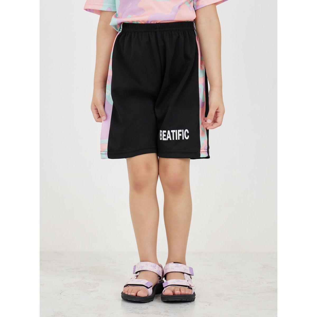 مجموعة من شورت مع تيشيرت بطبعة مموهة-sports-girls-clothing-sets-image-5
