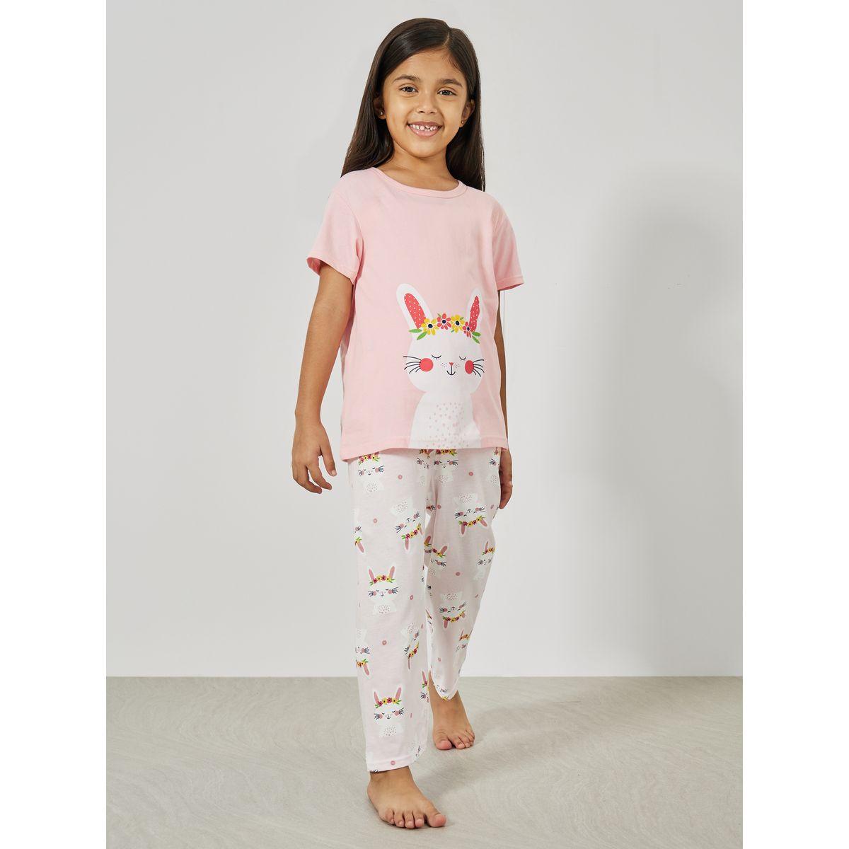 طقم من بنطال بيجاما مع تيشيرت بطبعة جرافيك-girls-clothing-nightwear-image-1