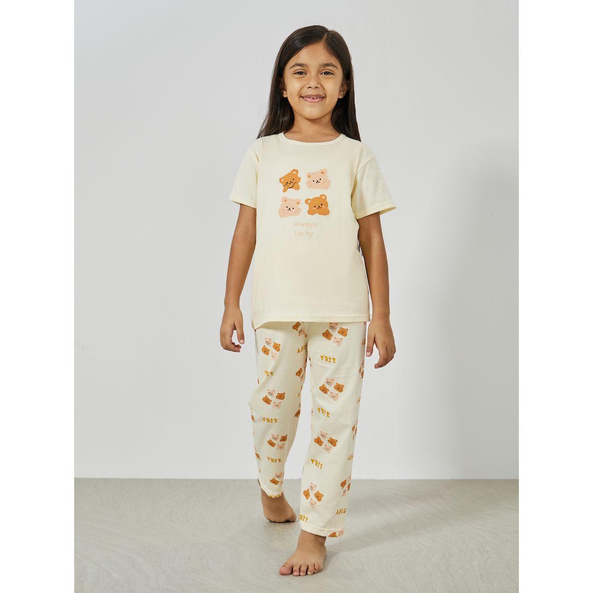 طقم من بنطال بيجاما مع تيشيرت بطبعة جرافيك-girls-clothing-nightwear-image-1