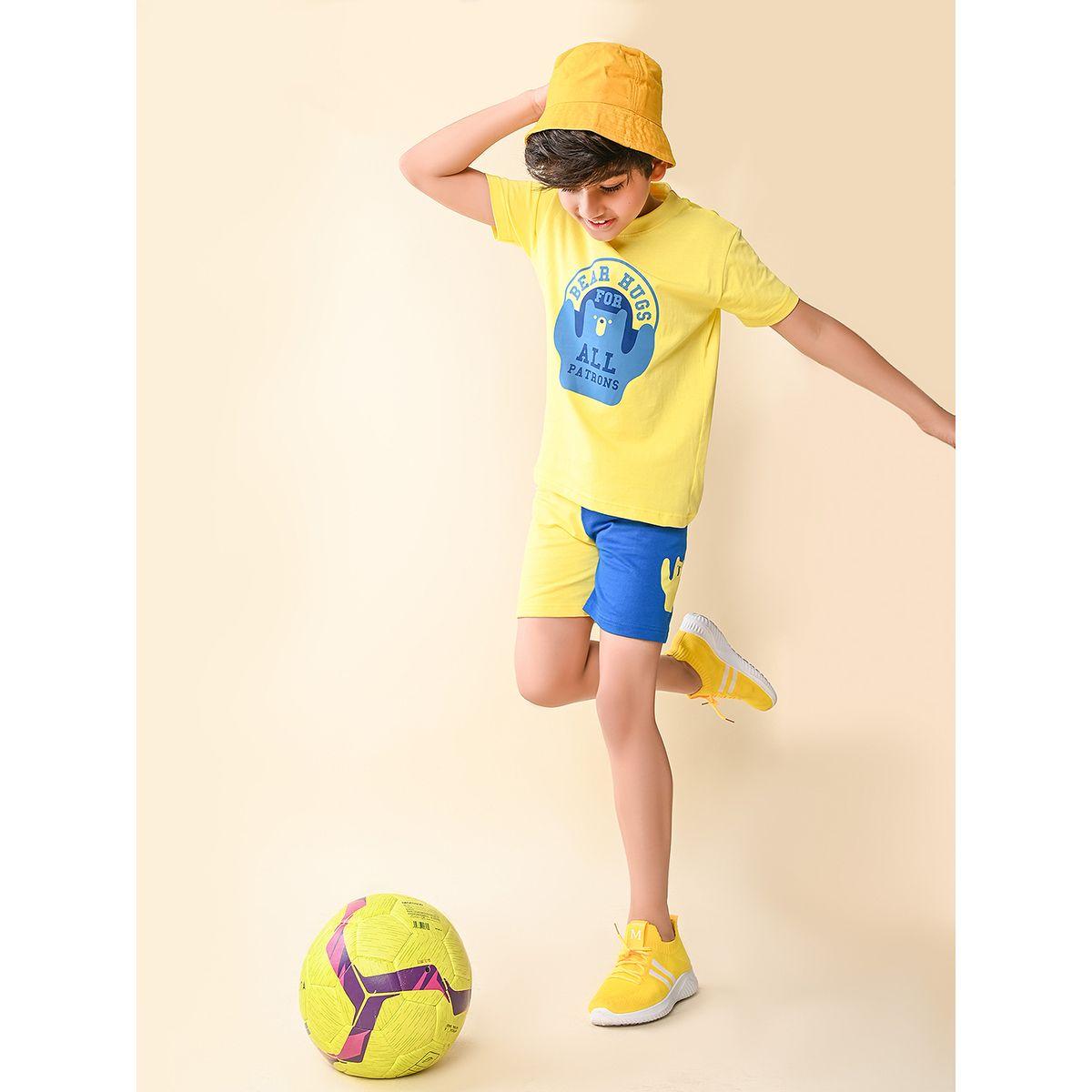 مجموعة من شورت مع تيشيرت بطبعة سمايلي ليل بيكس × ستايلي-boys-clothing-setsandcoords-image-1