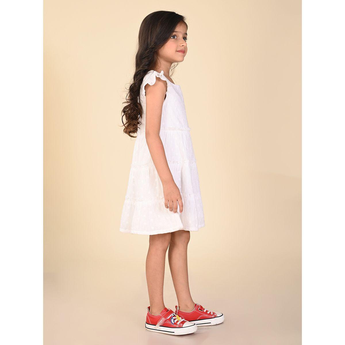 فستان بتفاصيل مُطرّزة مع ازرار واكمام كشكش ليل بيكس × ستايلي-girls-clothing-dressesandjumpsuits-image-3