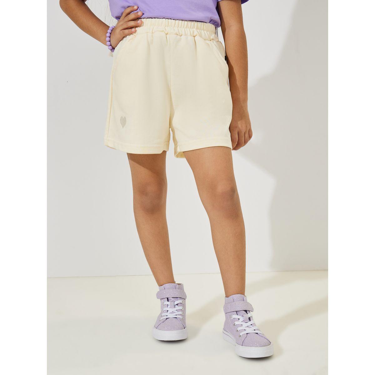 شورت بخصر مطاطي مع قلب بتفاصيل مُطرّزة-girls-clothing-bottoms-shorts-image-1