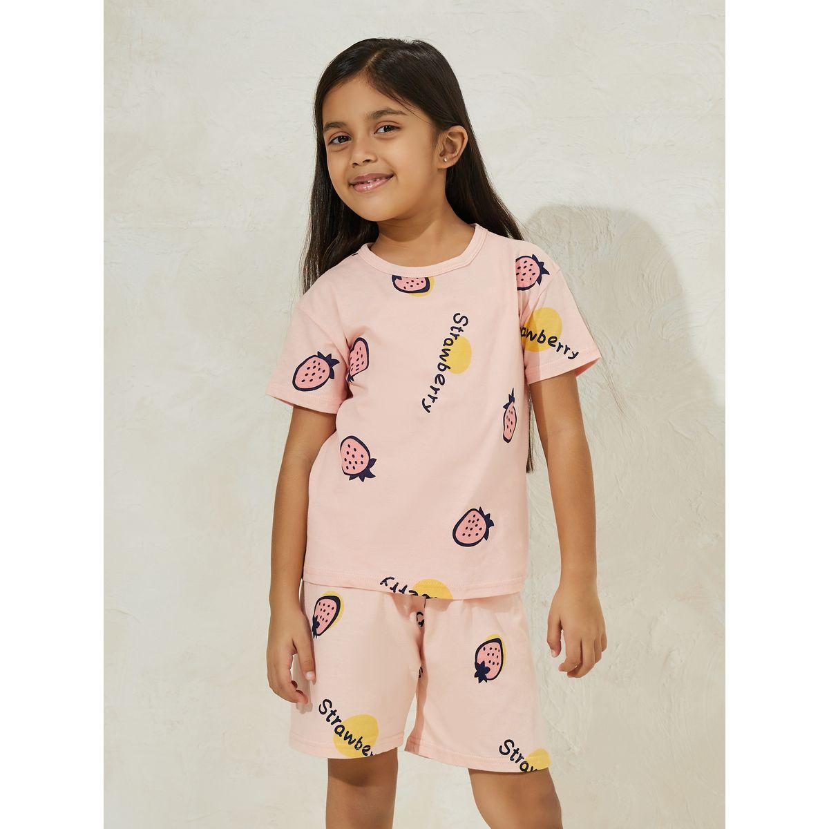 طقم بيجاما من شورت وتيشيرت بطبعة فراولة-girls-clothing-nightwear-image-2