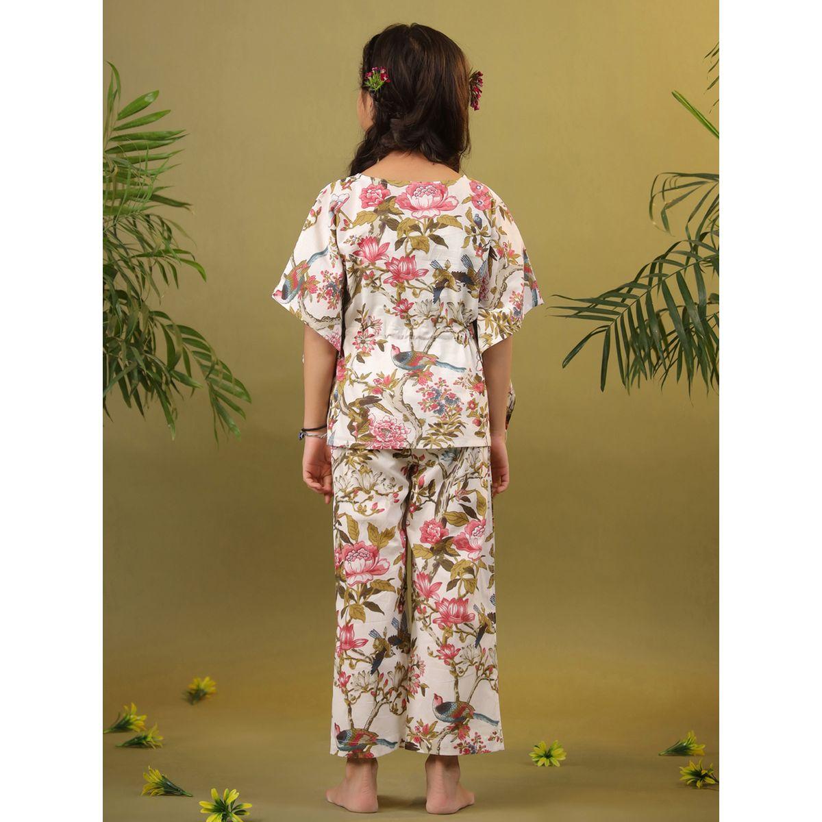 طقم من بنطال بيجاما مع بلوزة مطبعة بزهور سانسكريتي هومز × ستايلي-girls-clothing-nightwear-image-1