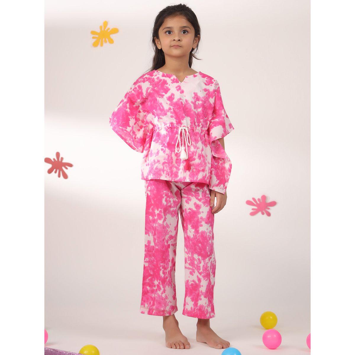 طقم من بنطال بيجاما مع بلوزة بطبعة تاي داي سانسكريتي هومز × ستايلي-girls-clothing-nightwear-image-1