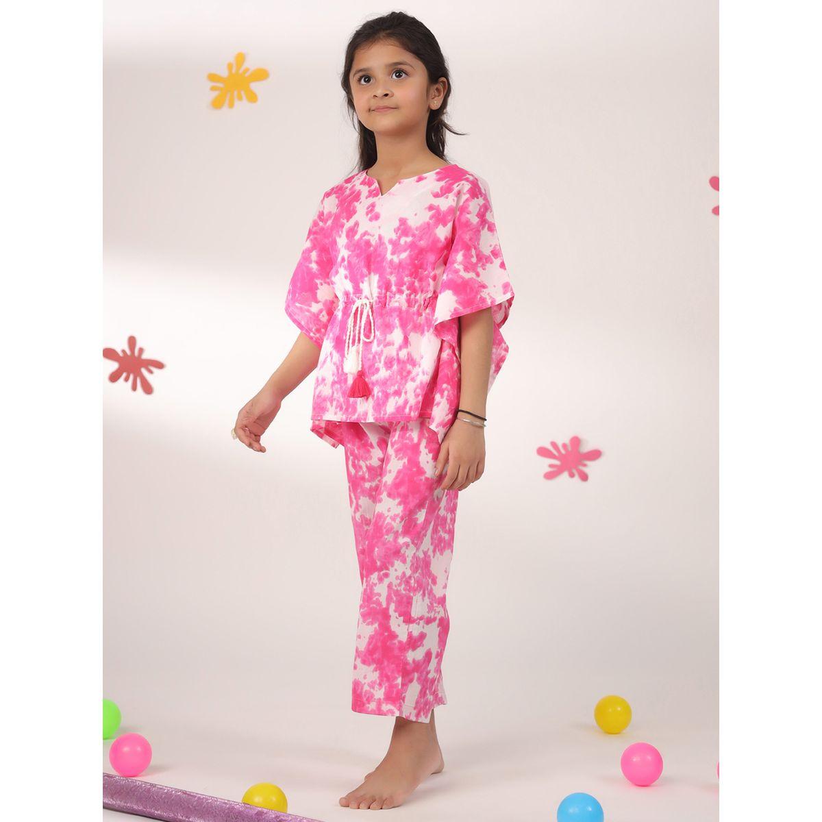 طقم من بنطال بيجاما مع بلوزة بطبعة تاي داي سانسكريتي هومز × ستايلي-girls-clothing-nightwear-image-2