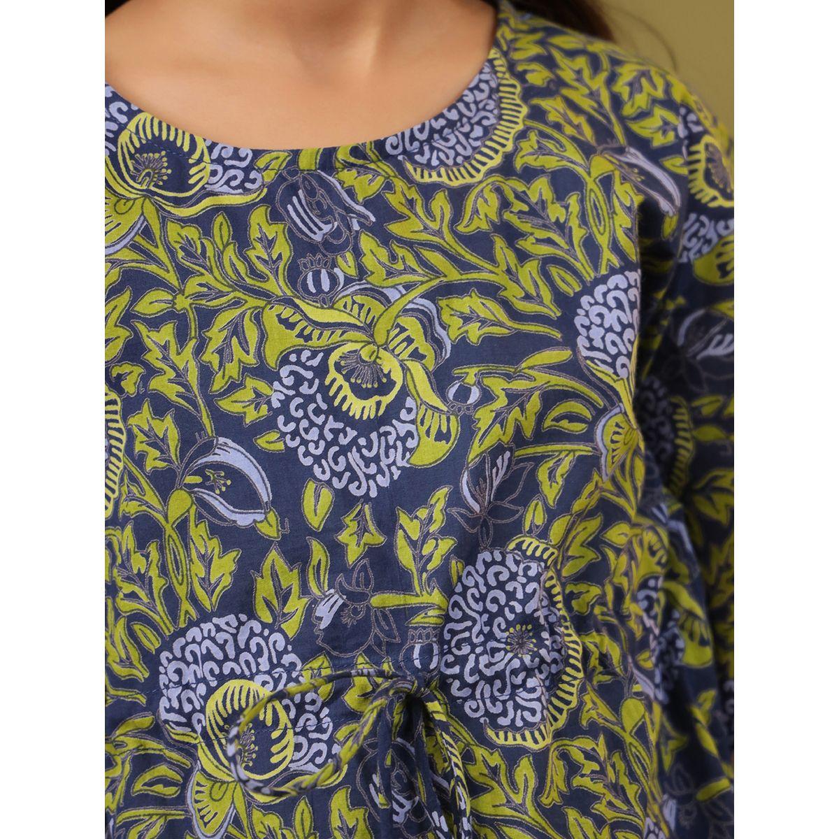 طقم من بنطال بيجاما مع بلوزة مطبعة بالكامل مع اربطة سانسكريتي هومز × ستايلي-girls-clothing-nightwear-image-5