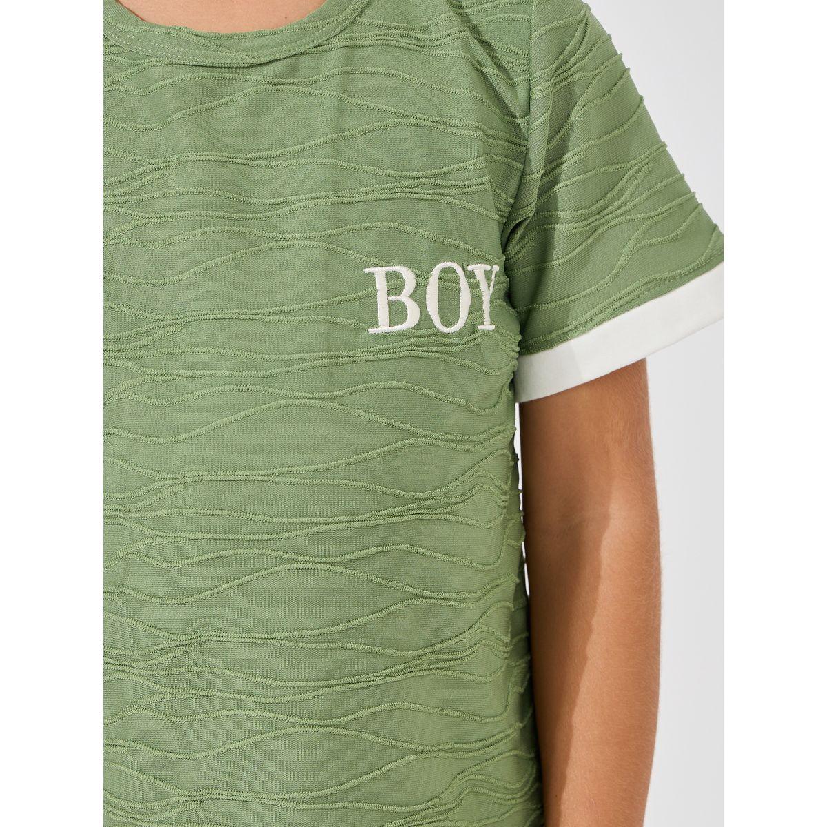 مجموعة من شورت مع تيشيرت بتفاصيل بارزة الملمس-boys-clothing-setsandcoords-image-3