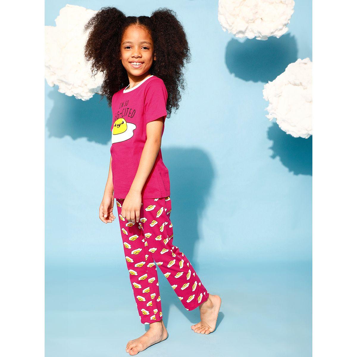 Clovia Cubs X Styli  Egg-Cited Graphic Print T-Shirt & Pyjama Set-girls-clothing-nightwear-image-3