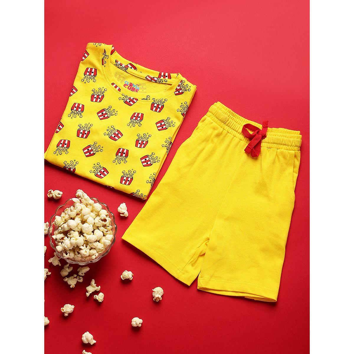 مجموعة من شورت وتيشيرت بطبعة جرافيك كلوفيا كَبس × ستايلي-girls-clothing-nightwear-image-1