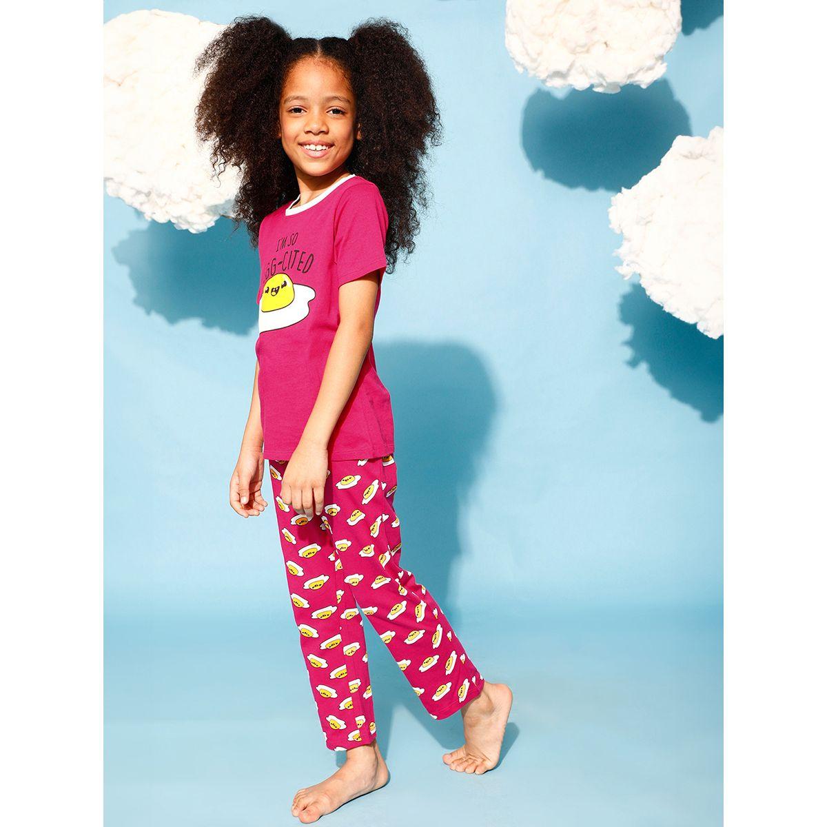 Clovia Cubs X Styli  Egg-Cited Graphic Print T-Shirt & Pyjama Set-girls-clothing-nightwear-image-3
