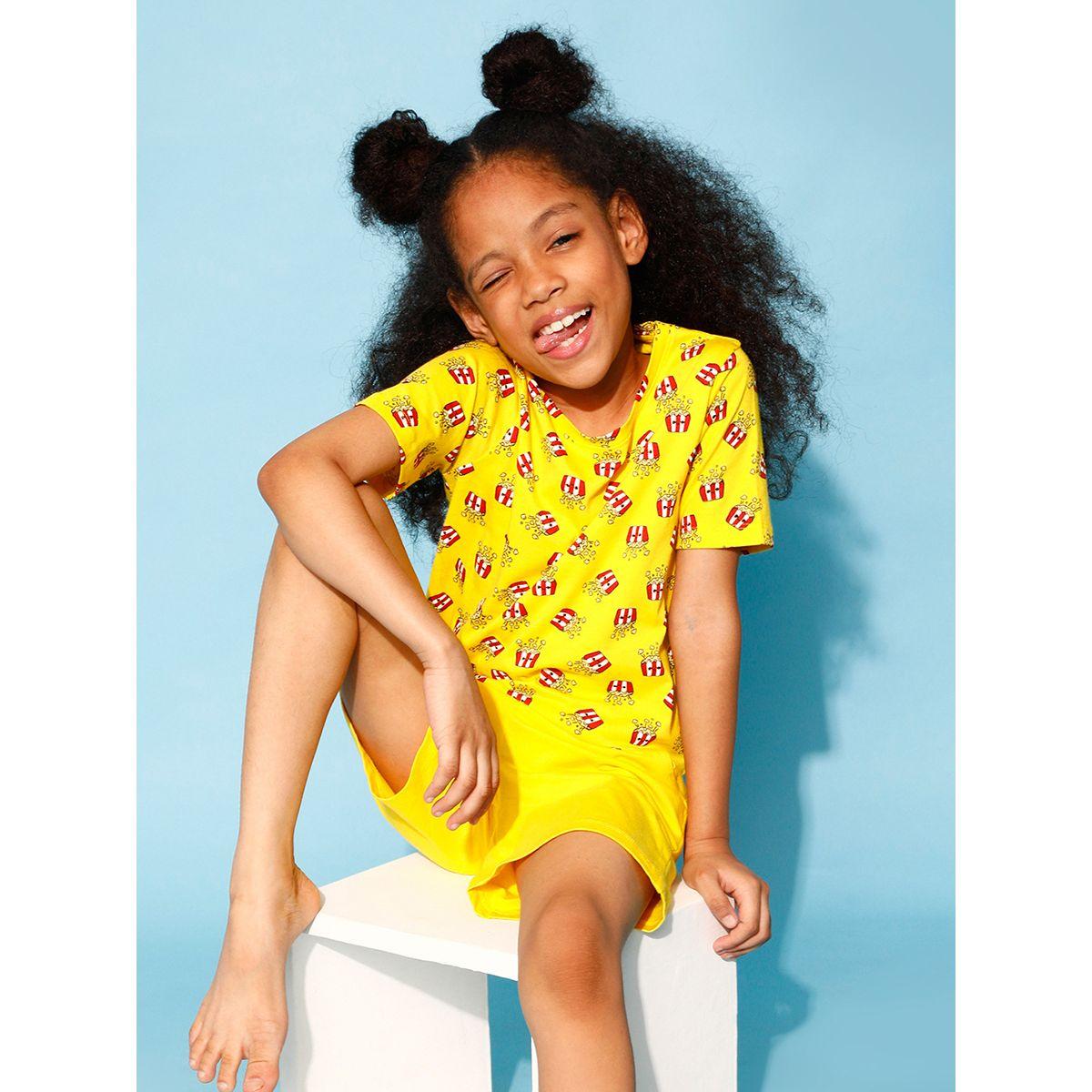 مجموعة من شورت مع تيشيرت بطبعة جرافيك كلوفيا كَبس × ستايلي-girls-clothing-nightwear-image-1
