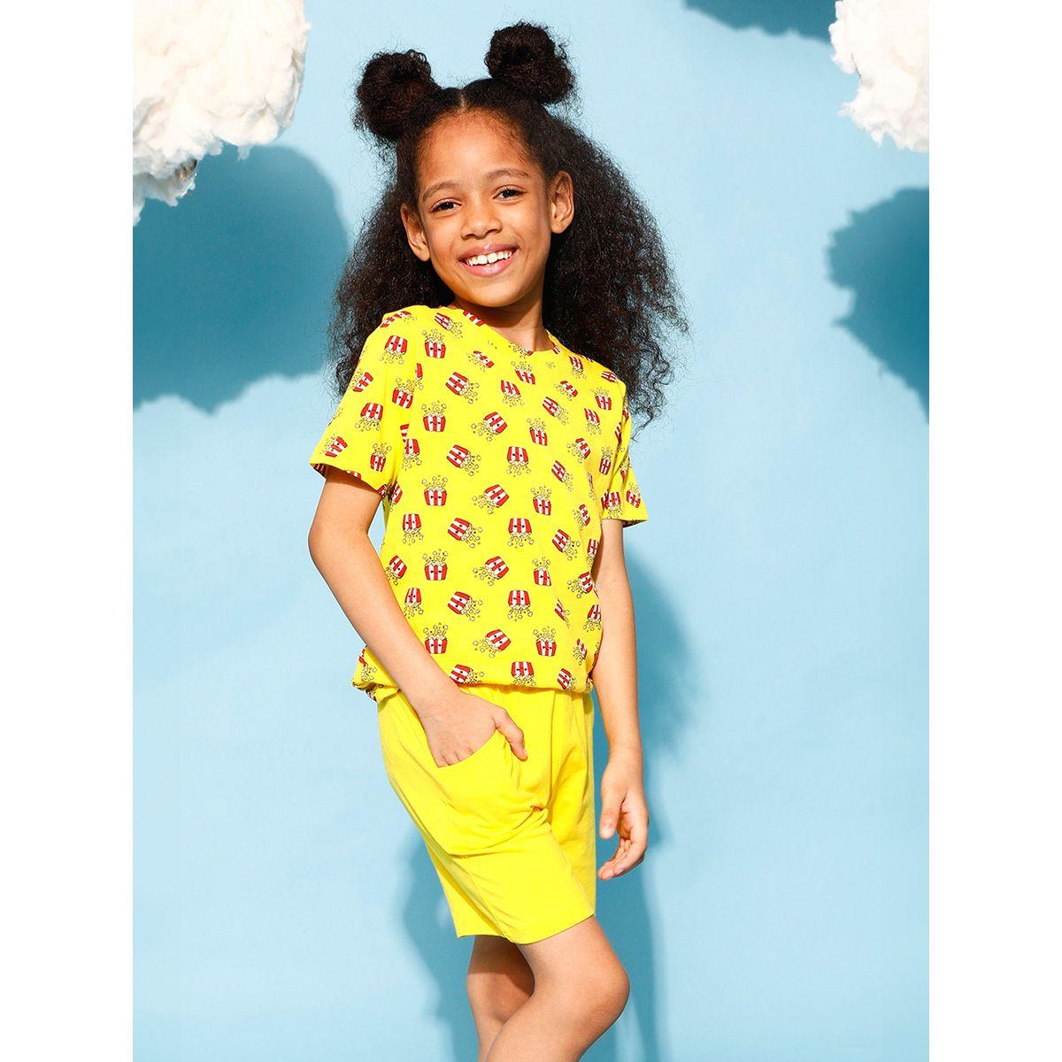 مجموعة من شورت مع تيشيرت بطبعة جرافيك كلوفيا كَبس × ستايلي-girls-clothing-nightwear-image-3
