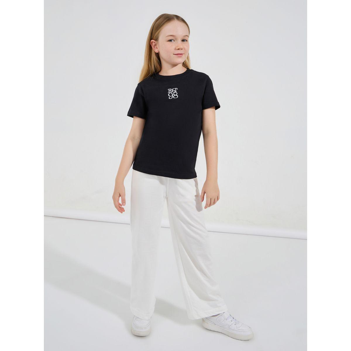 تيشيرت بتفاصيل مُطرّزة وياقة دائرية-girls-clothing-tshirts-image-2
