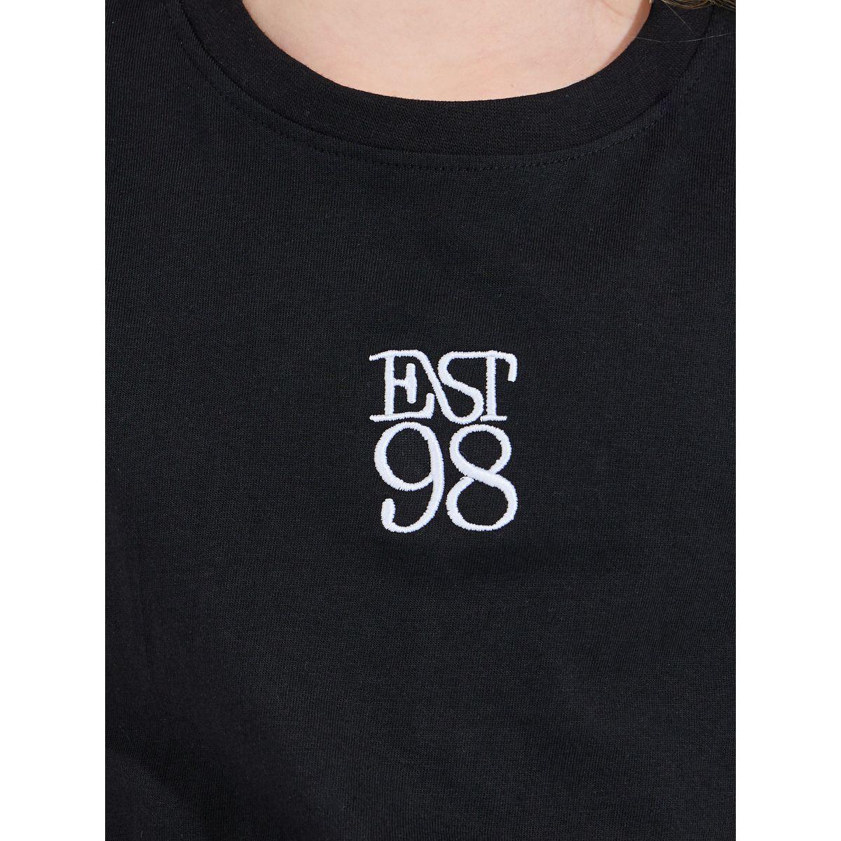 تيشيرت بتفاصيل مُطرّزة وياقة دائرية-girls-clothing-tshirts-image-3