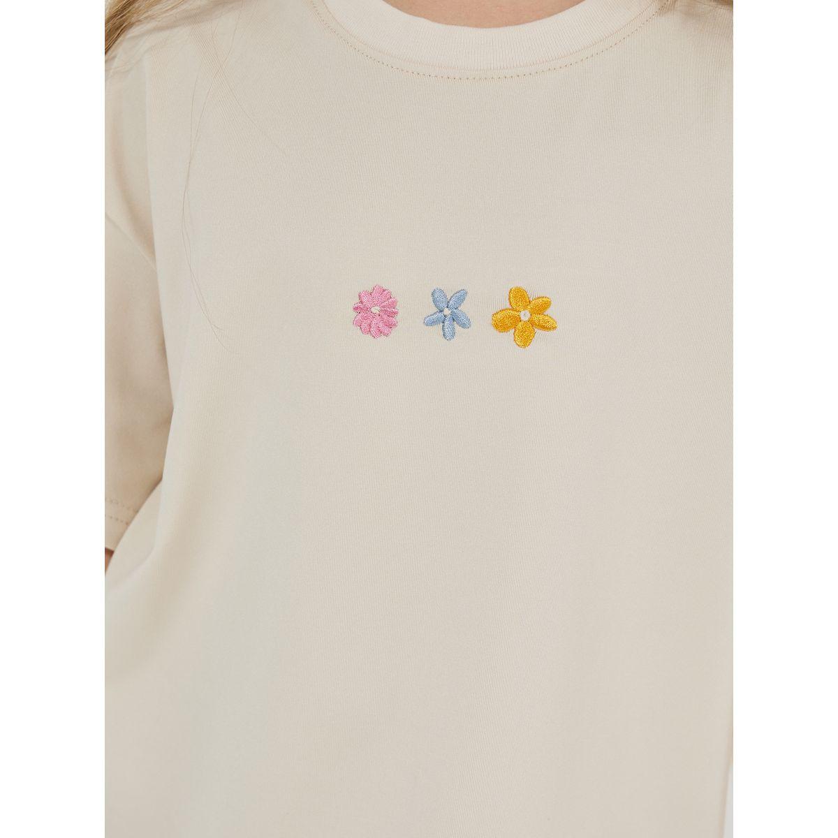 تيشيرت فضفاض بتفاصيل مُطرّزة-girls-clothing-tshirts-image-3