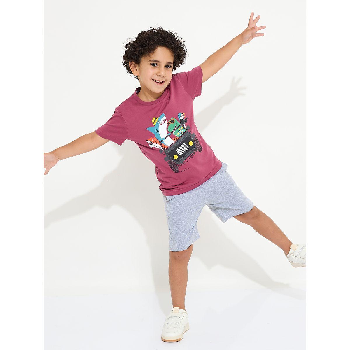 مجموعة من شورت وتيشيرت بطبعة جرافيك فيكتور آند جين × ستايلي-boys-clothing-setsandcoords-image-1