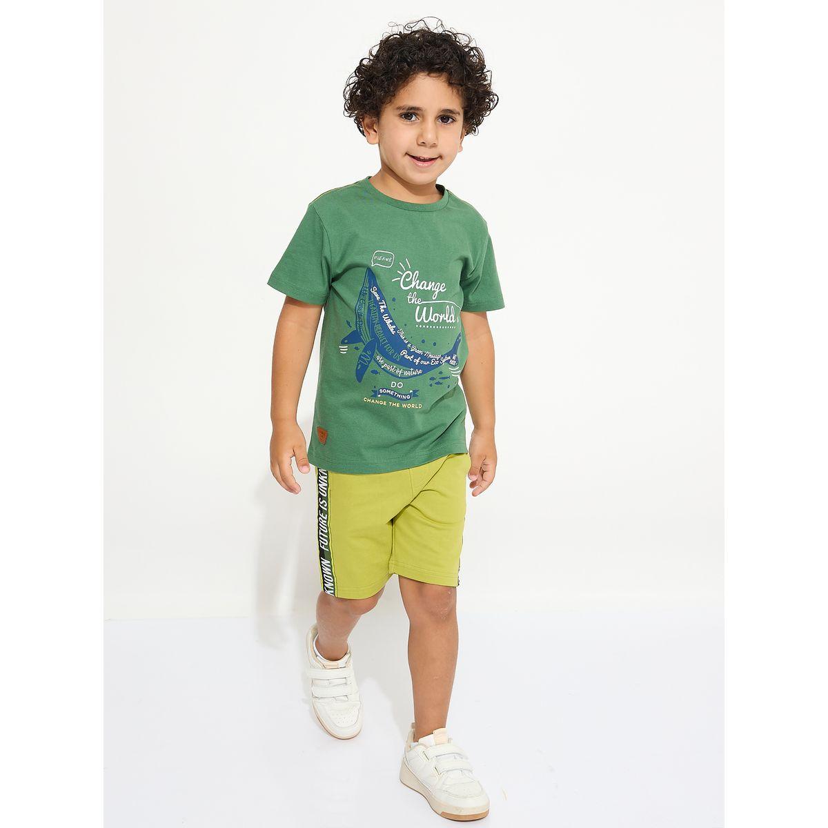 مجموعة من شورت وتيشيرت بطبعة جرافيك فيكتور آند جين × ستايلي-boys-clothing-setsandcoords-image-1