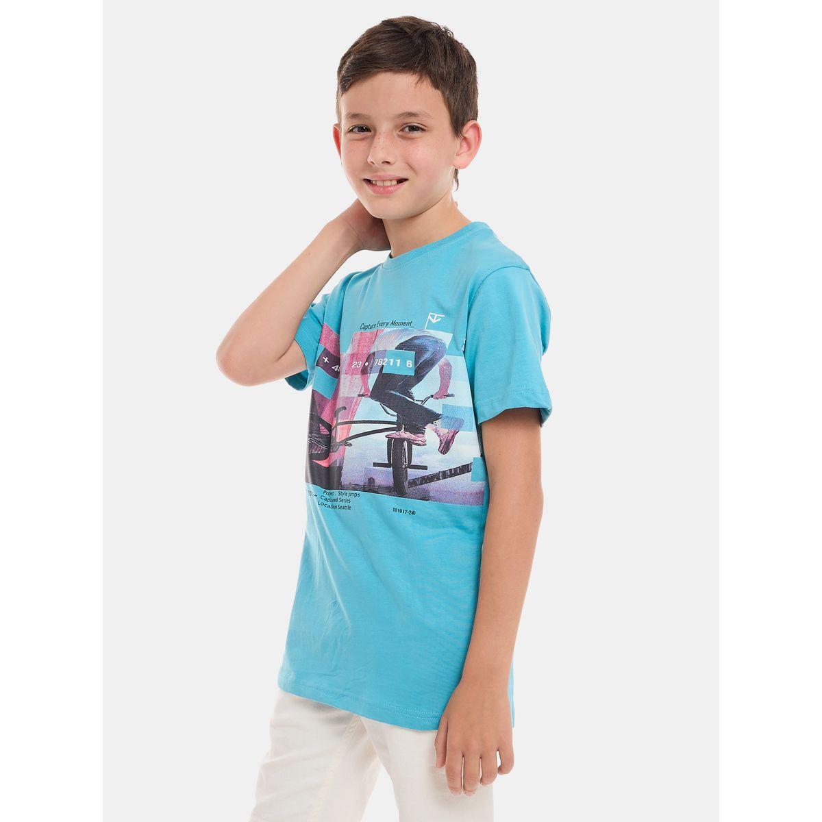 تيشيرت مطبع بطبعة جرافيك مع ياقة دائرية فيكتور آند جين × ستايلي-boys-clothing-tshirtsandpolos-image-2